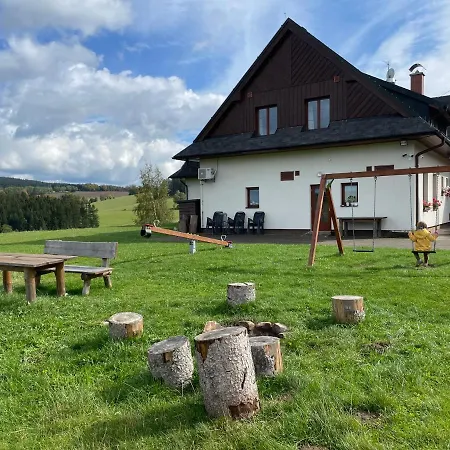 Pod Dratnikem Отель Svratka