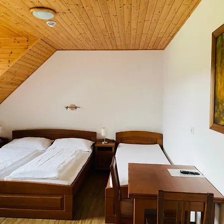 Pod Dratnikem 4*