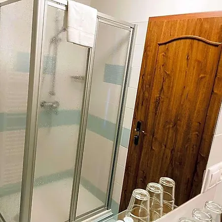 Pod Dratnikem Hotel Svratka