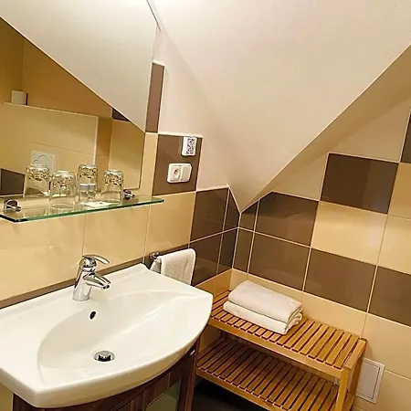 Pod Dratnikem 4*