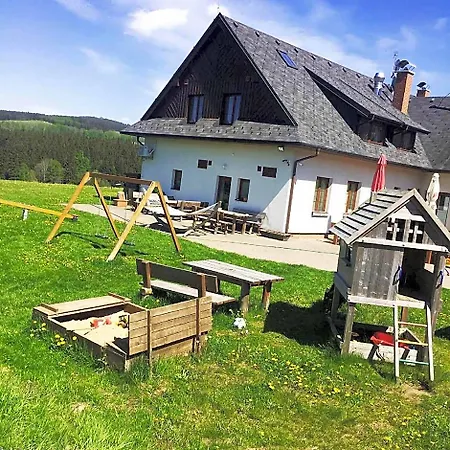 Hotel Pod Dratnikem Svratka