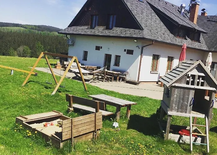 Pod Dratnikem 4* Svratka