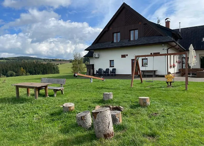 Pod Dratnikem Szálloda Svratka