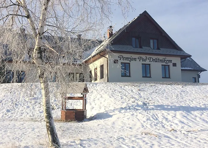 Szálloda Pod Dratnikem Svratka